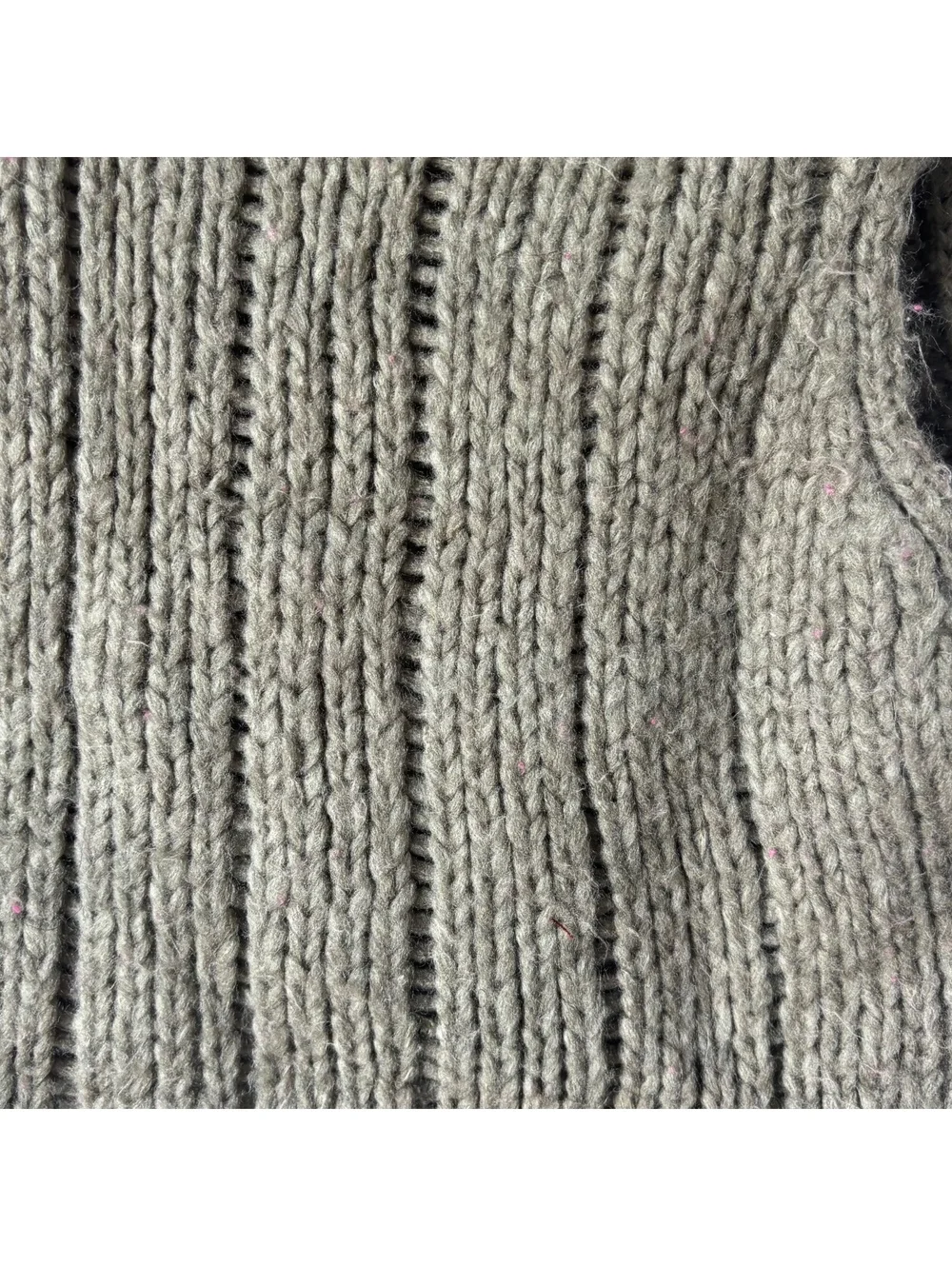 PrettyLittleThing Olive Chunky Knit Mock Neck Cropped Sweater Vest Womens M